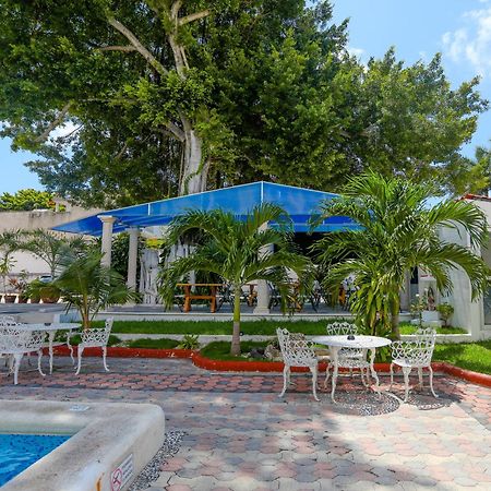 Hotel Maria De Lourdes Cancun Bagian luar foto