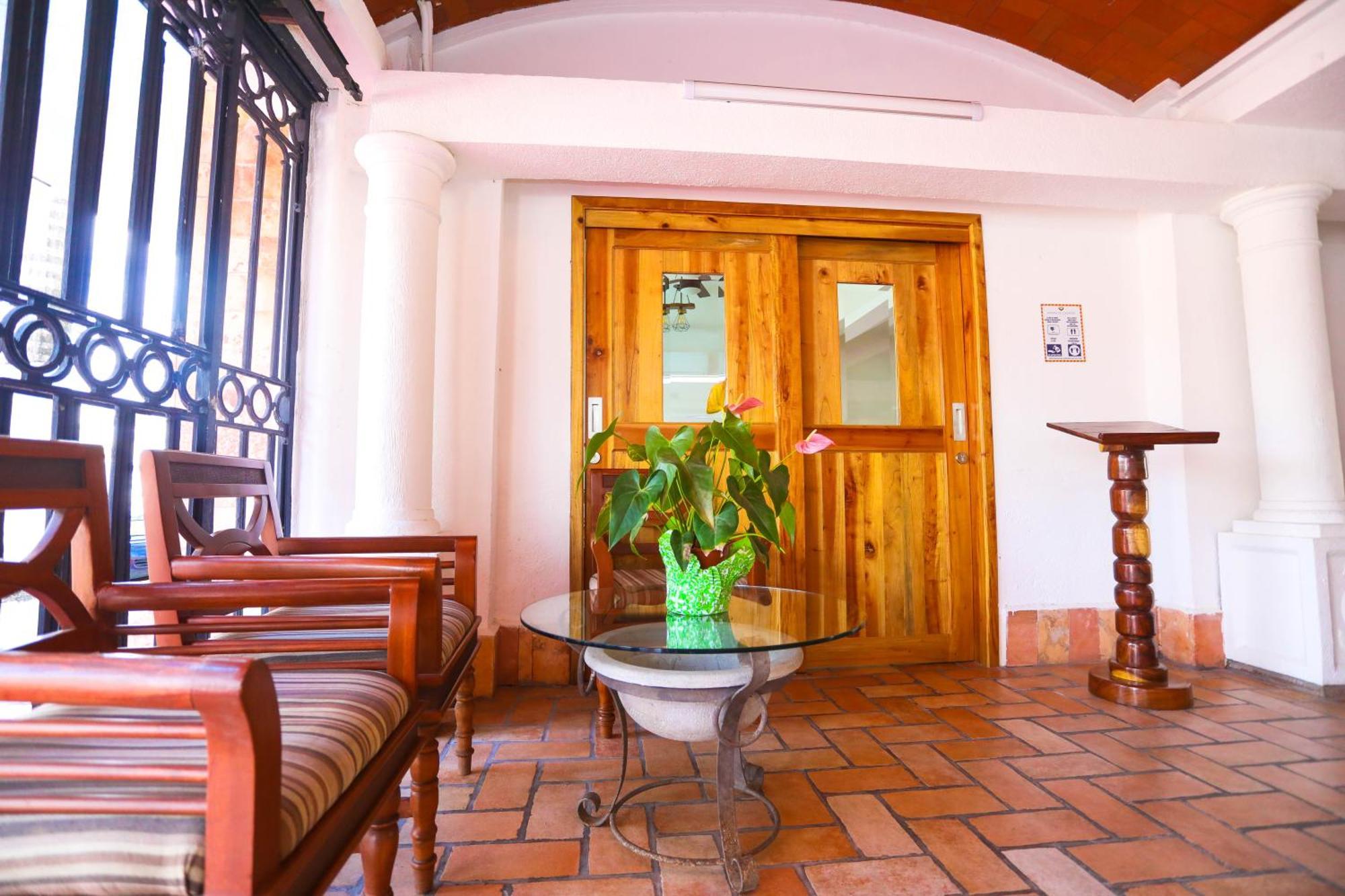 Hotel Maria De Lourdes Cancun Bagian luar foto
