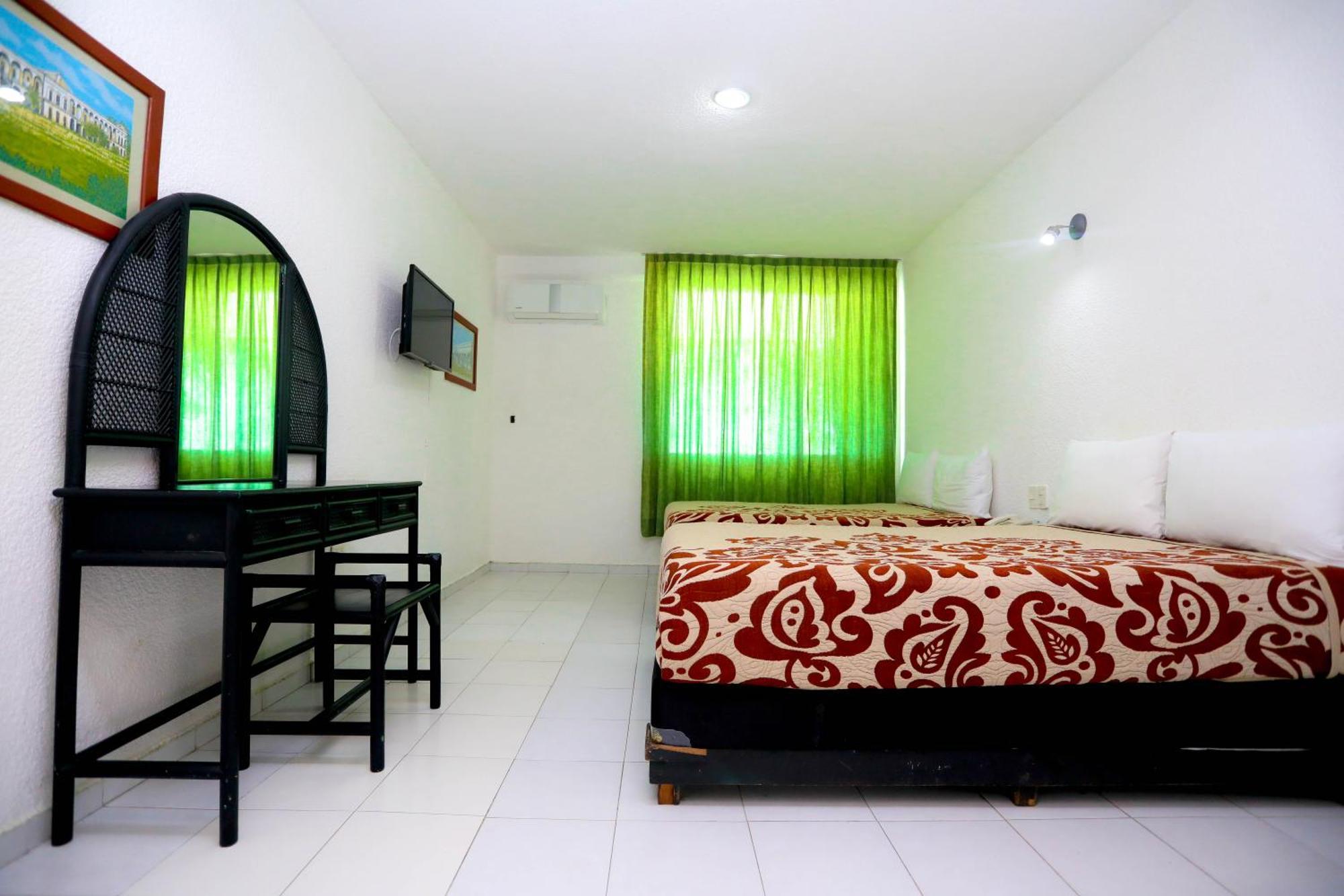 Hotel Maria De Lourdes Cancun Bagian luar foto