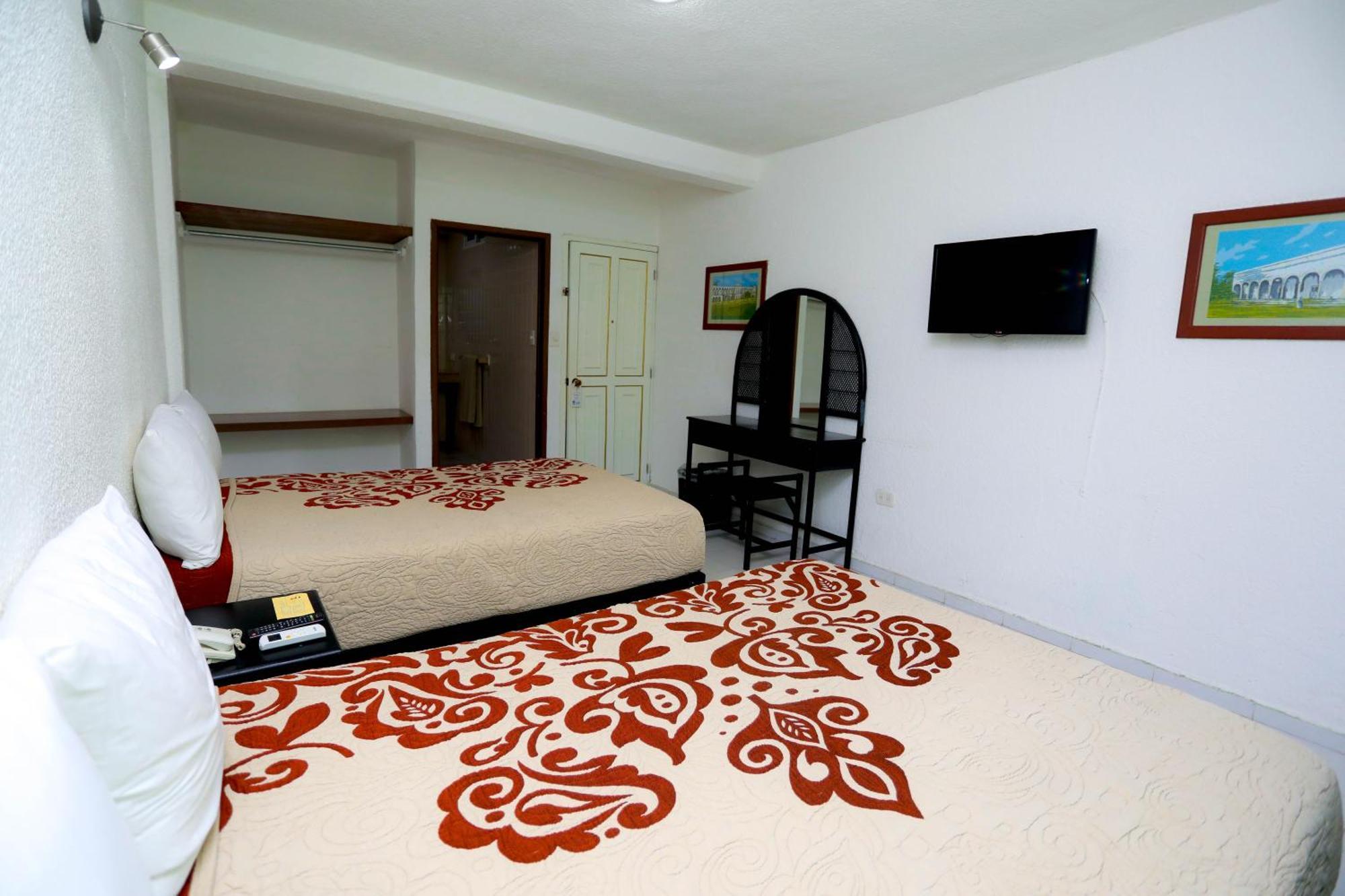 Hotel Maria De Lourdes Cancun Bagian luar foto