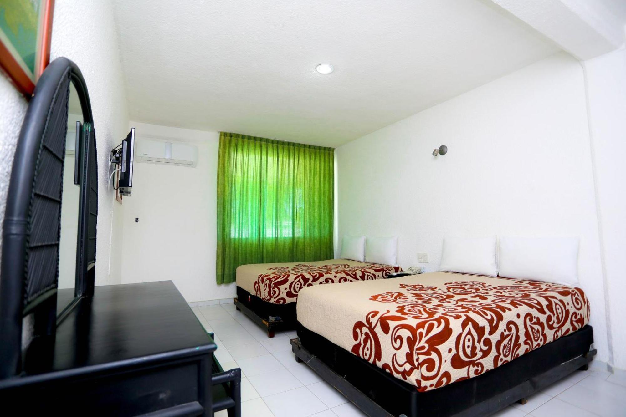 Hotel Maria De Lourdes Cancun Bagian luar foto