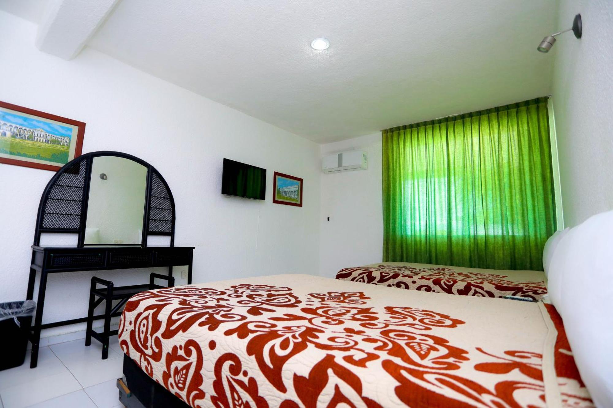 Hotel Maria De Lourdes Cancun Bagian luar foto